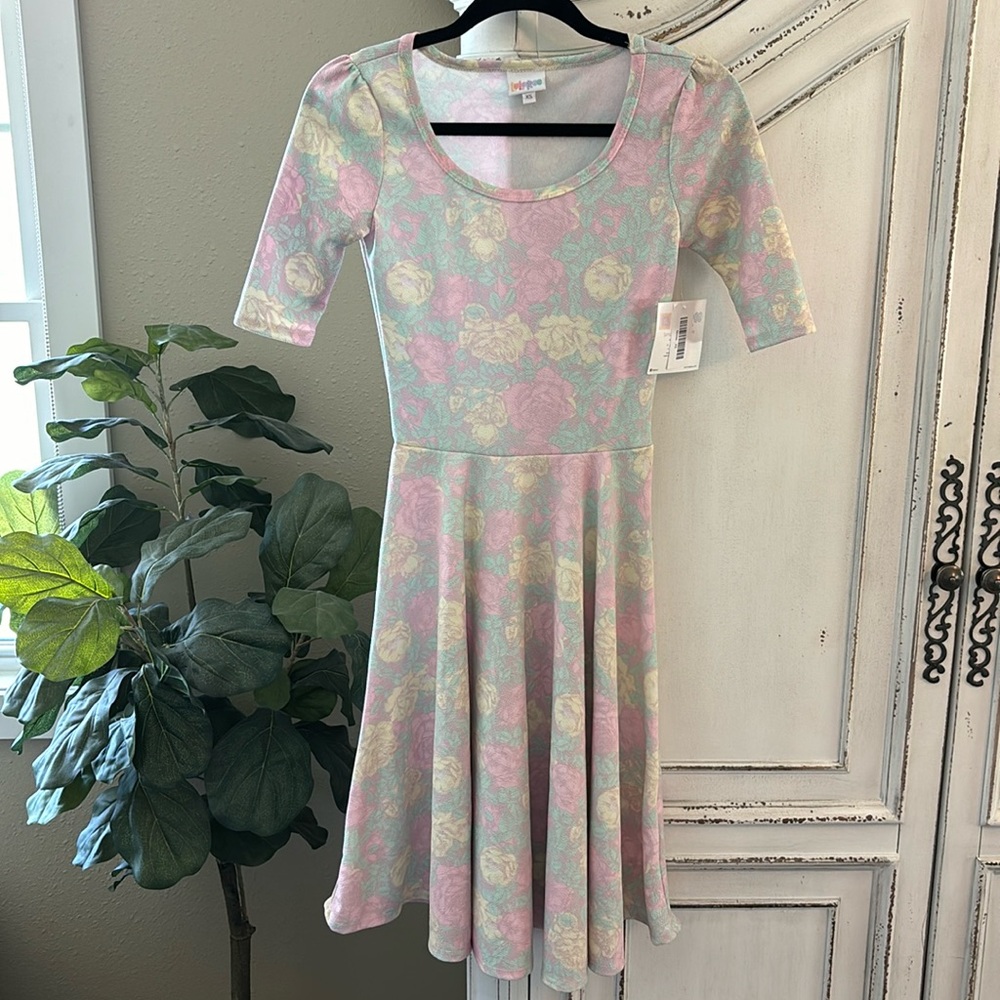 NWT LuLaRoe Nicole Muted Pastel Floral Dress, Women’s Size XS (2-4)